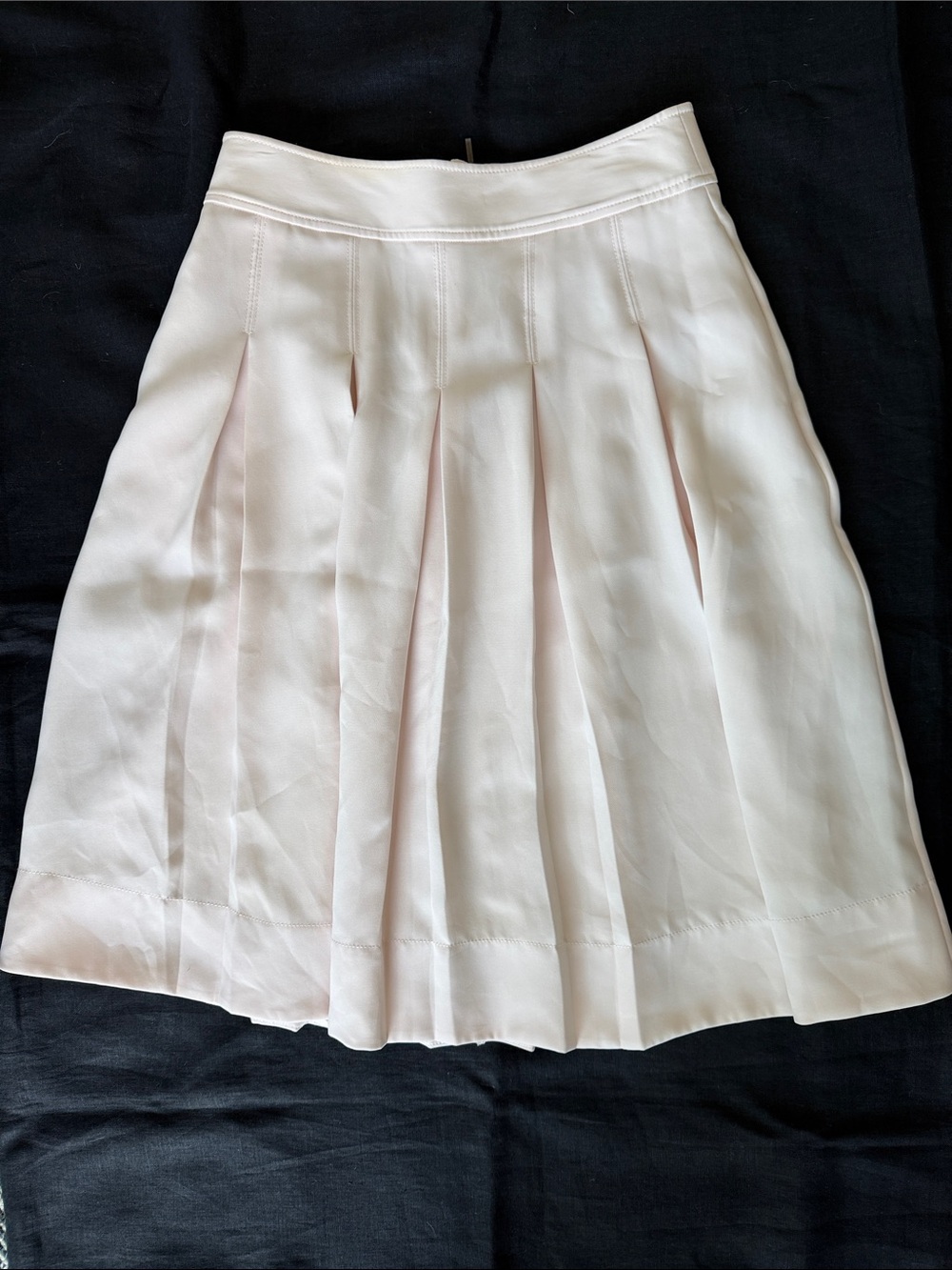 a loves a Pink Pleated Skirt with Pockets Size 2